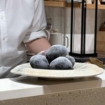 Haruka Murooka - 凍らせた黒無花果をティラミスにすりかけて完成！