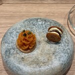 Haruka Murooka - かぼちゃモンブラン
      Pumpkin Mont Blanc
      
      自家製レーズンバターサンドクッキー
      Homemade raisin butter sandwich cookies