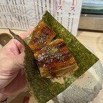 本格江戸前鮨ザギンでシースー - うなぎ。肉厚で柔らかく、山椒がかなり一級品