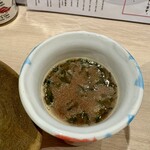 本格江戸前鮨ザギンでシースー - 赤だし。海老の頭の出汁が良いアクセント