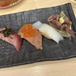 廻転とやま鮨 - 富山四点盛り