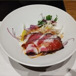 近江牛岡喜 日本橋店 - 牛叩きサラダ