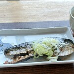 そばの里深萱ふ～ど - 【にしんそば】のにしん、味は見た目より濃くない。ちょっと温かい。