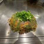 お好み焼き ひらた - 肉玉そば（イカ天トッピング）