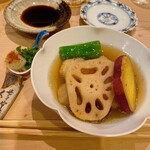 ぎおん 阪川 - 小芋と帆立のあられ揚げ