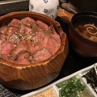 飛騨牛一頭家 馬喰一代 岐阜神田 - 馬喰ひつまぶし御膳・数量限定(¥3058) - 飛騨牛のひつまぶし。柔らかい肉質でしっとり食感。意外とあっさりしており重たくなかったです。