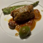 ポンテ ベッキオ - ズッキーニのスキャッチャータとリコッタ、パルミジャーノポロヴォローネを巻いた黒毛和牛のブラチョーラ