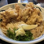 うどん家 こむぎ - かしわ天ぶっかけ(冷、細麺)