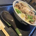 うどん家 こむぎ - 牛玉ぶっかけ(冷)