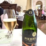 リストランテ ラ・ヴィータ・エ・ベッラ - ノンアルスパークリング。普通の同じ工程で作られ最後にアルコール分を抜いているとのこと