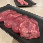 阿寒モルト牛 - タン(1人前)