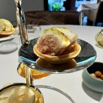 モトイ - 鴨と無花果をのせたパイ