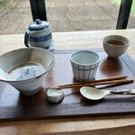 そばの里深萱ふ～ど - こんな感じで食事出来る、広いテーブルでゆったり気分