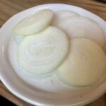 炭焼地鶏 山蔵 - 玉ねぎ　４２９円