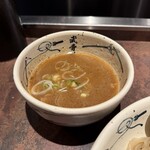 麺屋武蔵 武骨外伝 - 濃厚な魚介豚骨のスープ