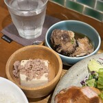 定食カフェ ラハン - 厚切り豚ロースのオープン焼き定食（1980円）