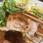 定食カフェ ラハン - 厚切り豚ロースのオープン焼き定食（1980円）