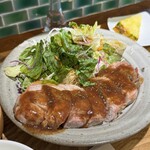 定食カフェ ラハン - 厚切り豚ロースのオープン焼き定食（1980円）