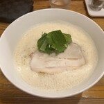 まほろば - 鶏と貝の泡白湯