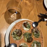 びすとろハヒフヤ - ツブ貝のエスカルゴバターソース焼き