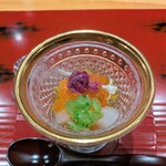 おおたに - 先付：いくら、渡り蟹と法蓮草のゼリー寄せ、炊いた蕪、蕪の茎、菊花土佐酢。
