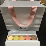 銀座 レカン - お土産のマカロン詰め合わせ