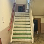 食堂Light - 階段登って3Fへ