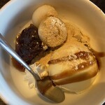 とがし肉家 - 黒蜜きなこアイス¥454