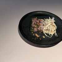 豚タンコンフィのジャンボンペルシエと根セロリとリンゴのレムラード
