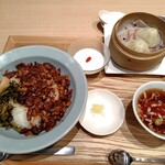 虎包 - 台北魯肉飯
