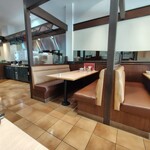 虎包 - 店内