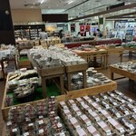 わくわく広場 - 産直品も多数。