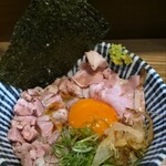 メヂカそば 吟魚 - チャーシュー卵かけご飯（¥400税込）