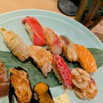 鮨やしろ - 中トロ/鯛/鯵/鱒/剣先イカ/鯨のさえずり/白老牛/北寄ひも