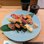 鮨やしろ - ランチ握り12貫 2000円