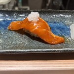 鮨と酒 悠久 名駅柳橋店 - 漬け生サーモン