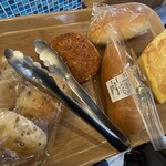 セイルノッツ - トレイにのせたこの日購入のパン達