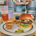 ザ・コーナー ハンバーガー＆サルーン - 