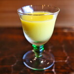 鮨 三心 - トウモロコシのすり流し。塩分を少しだけ加えてアクセントがいい。