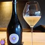 鮨 三心 - マルゲサピエンス プルミエクリュ2015。　うわーー。自分ではおろせない贅沢なボトル。ご馳走さまになりました～(^^♪