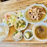 イナリ食堂 - もつ煮定食