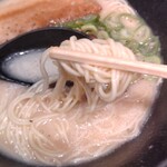 うまかラーメン - 細麺、美味しい