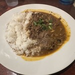 ブラウニー - 牛すじ肉のカレーごはん