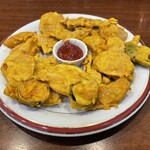 カラス - ベジタブルパコラ（野菜のインド風天ぷら）
