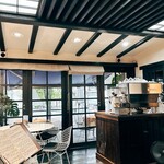 茶房こもん - 落ち着いた店内