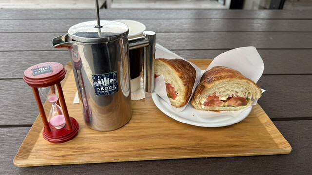 ZEBRA Coffee&Croissant 稲城中央公園店 - 稲城/カフェ | 食べログ