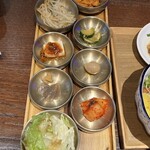 韓国料理 ホンデポチャ - 小皿8品