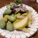 カデルムーロ - ピクルスとオリーブ