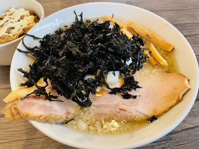 らぁ麺と肴 榊（さかき） 鶴岡の絶品ラーメンと居酒屋メニュー &ndash; コスパ◎の夜