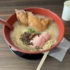 コラーゲン豚骨ラーメンとこ豚平和園 - MEGA豚足ラーメン。